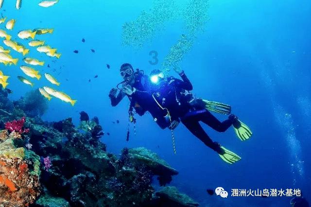 时尚公主做美甲